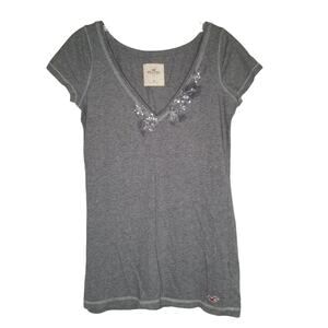 VTG Y2K Hollister Gray V Neck T-Shirt Logo Sequin Flowers Medium Twilight